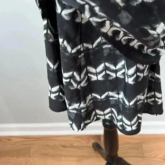 NWT Black and White Merona top - Picture 6 of 10